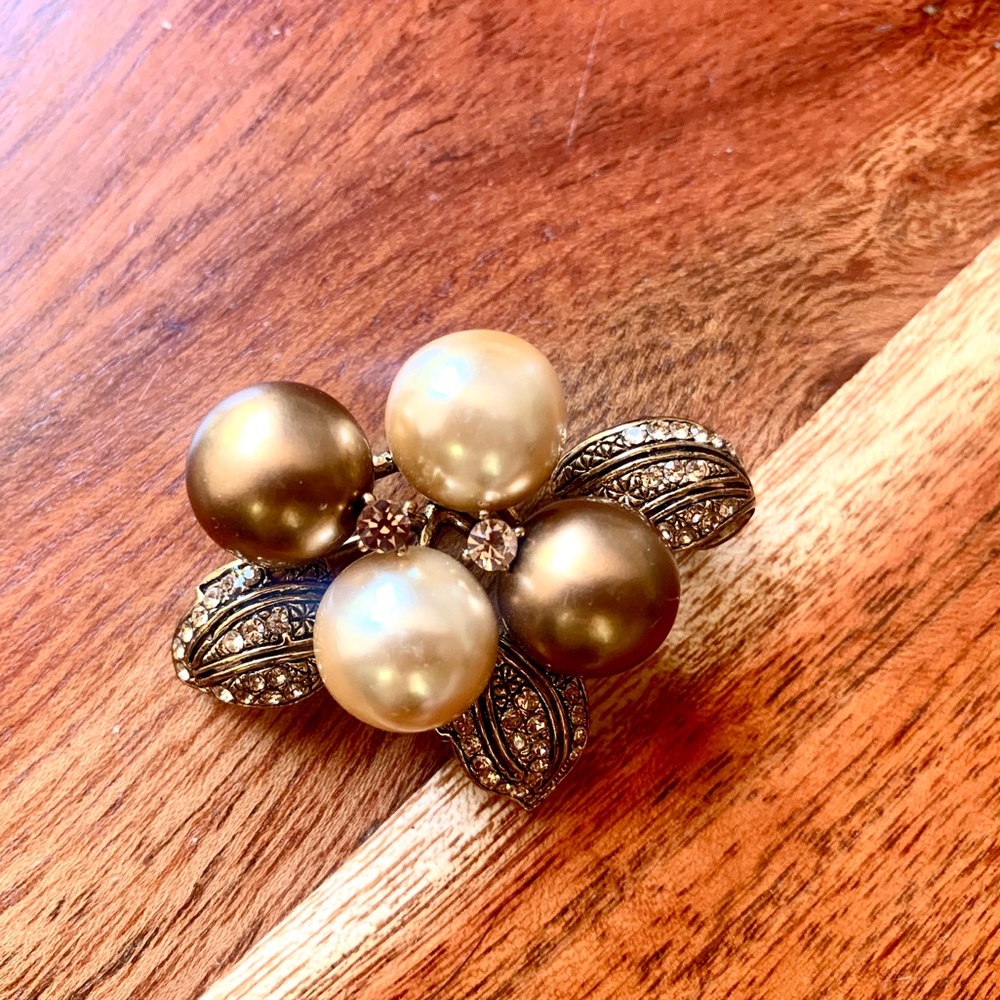 Vintage Beatrix Jewelry Pearl Rhinestone Brooch